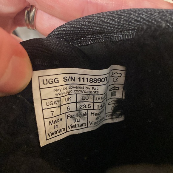 Toddler Ugg boots - Picture 3 of 4